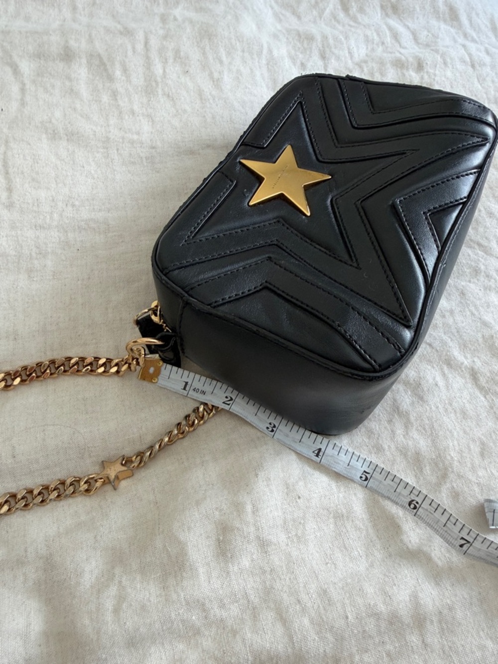 Stella McCartney Black Quilted Star Camera Bag with Gold Chain Strap - Picture 9 of 9